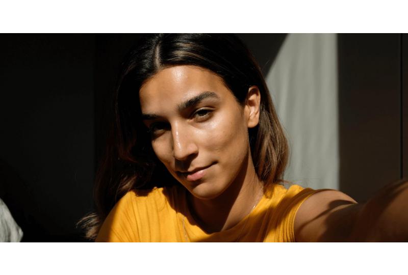 Swedish influencer Natasa Gavrić (@glowbynats) gives us her best self-tanning hacks!