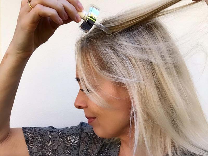 Silke har testet det nye hårserum Hair Renewal Serum, som stimulerer hårvæksten og mindsker hårtab